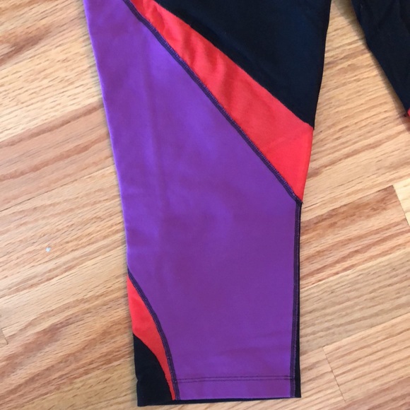 Nike Dri Fit Crop Leggings - Picture 2 of 5